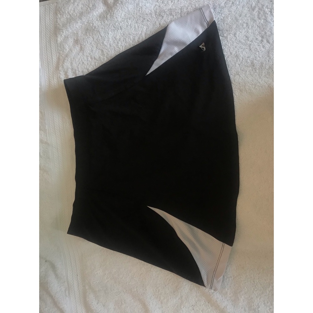 Fila black and white tennis skort